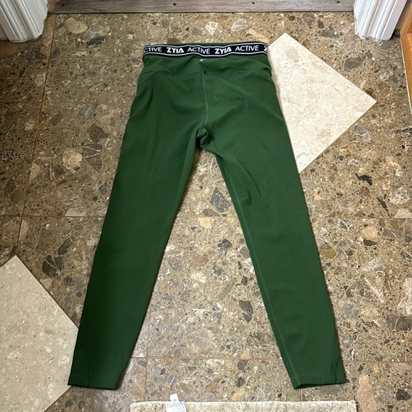 Zyia forest green 24 inch luxe leggings - Picture 4 of 6